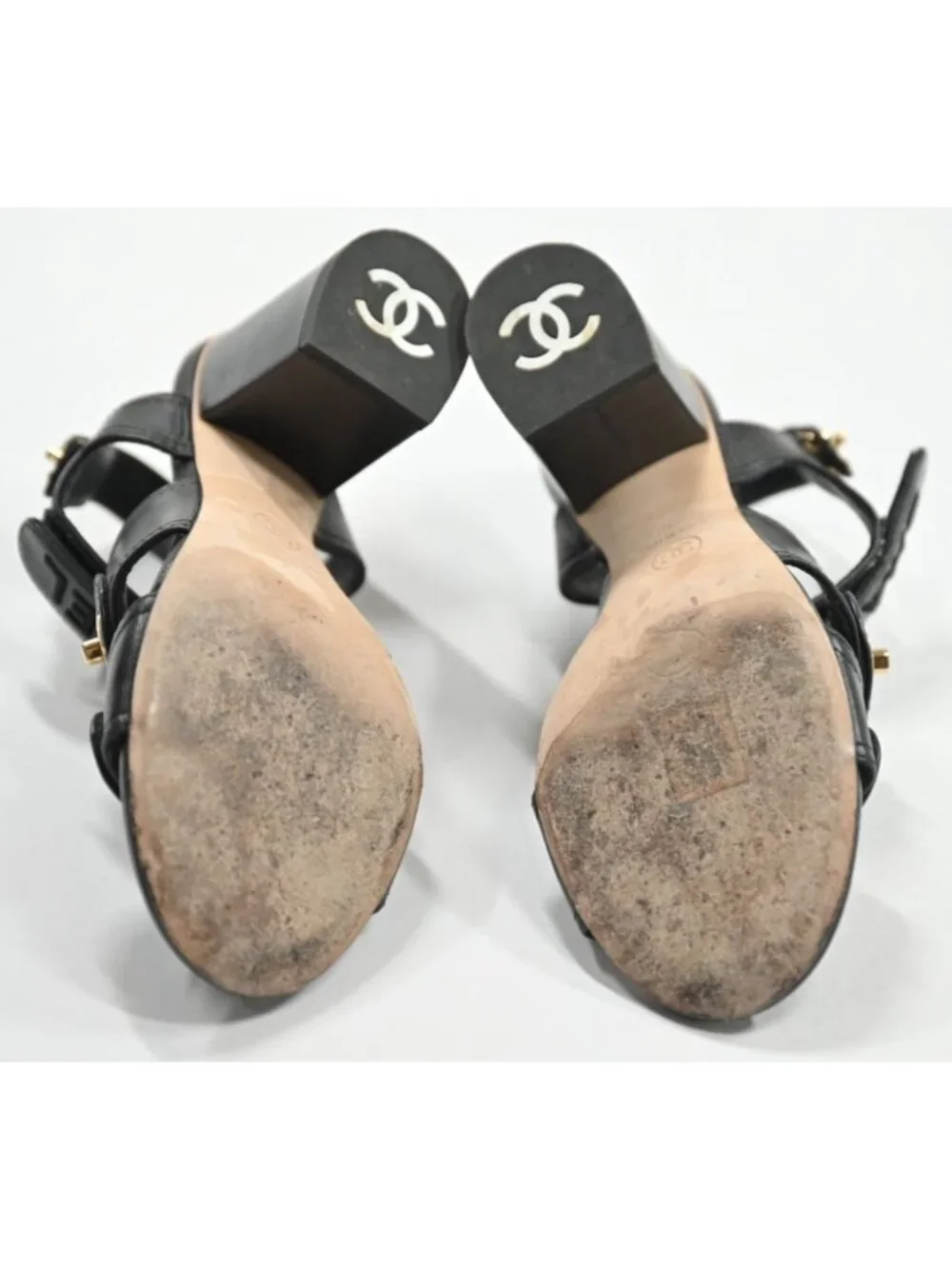 CHANEL excellent pre